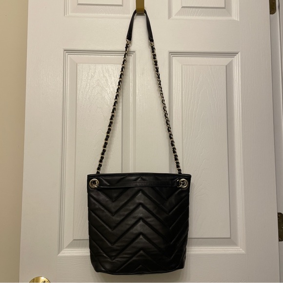Like new! Talbots Bag shoulder or crossbody bucket black leather chain strap - Picture 4 of 16